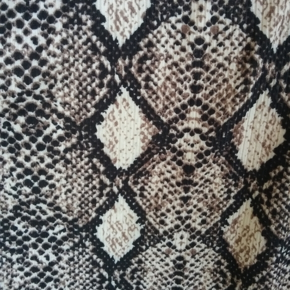 Snake Skin Print Top NWOT🎵* - Picture 2 of 2